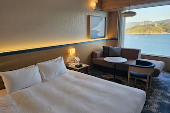 Setouchi Resort Floor King Room, Non Smoking (11-15F) (For Single Use Only)
