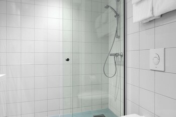 Double Room (Compact)