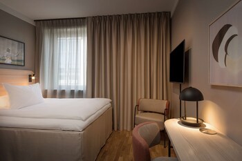 Standard Room, 1 Queen Bed