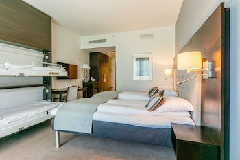 Family Room (Standard)