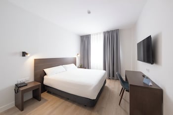 Standard Room, 1 Double or 2 Twin Beds