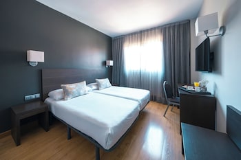 Standard Room, 1 Double or 2 Twin Beds