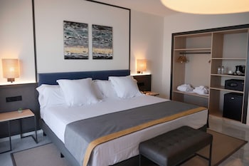 Deluxe Room, 1 Double Bed, Sea View