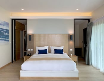 Beachfront Honeymoon Premier