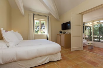 Junior Suite, 1 Queen Bed with Sofa bed
