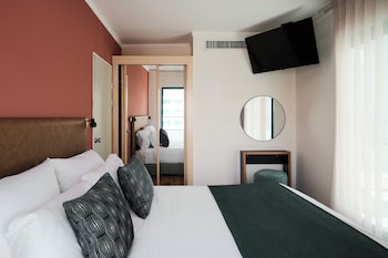 Suite, 1 Bedroom, Pool View