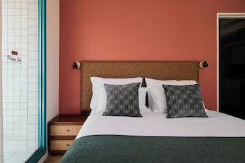 Suite, 1 Bedroom, Pool View
