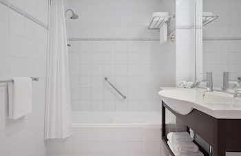 Junior Suite, 1 King Bed, Lake View
