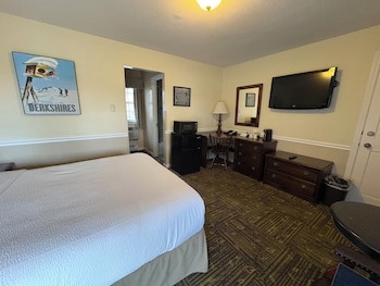 Economy Single Room, 1 Queen Bed, Annex Building