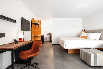 Junior Suite, 1 King Bed (Pathfinder)