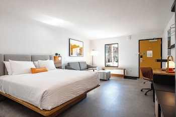 Junior Suite, 1 King Bed (Pathfinder)