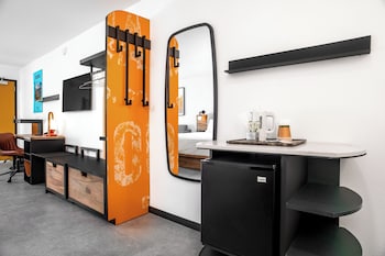 Junior Suite, Mobility Accessible (Story Level)