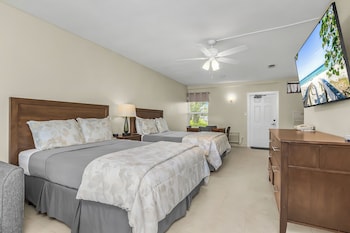 Deluxe Room (Efficiency)