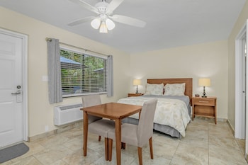 Room, 1 Queen Bed, Kitchenette