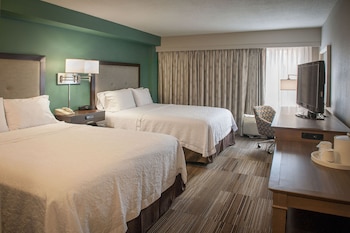 Room, 2 Queen Beds, Accessible (Mobility & Hearing - Roll-in Shower)
