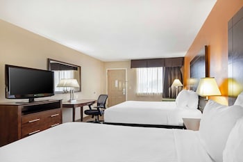 Executive Room, 2 Queen Beds, Non Smoking, Refrigerator & Microwave (Interior)