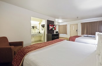 Suite, Smoking (2 King Beds)