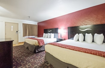 Suite, Smoking (2 King Beds)