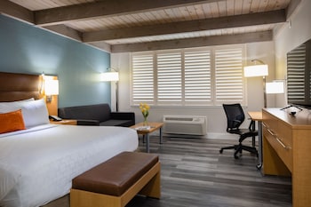 Junior Suite, 1 King Bed, Non Smoking