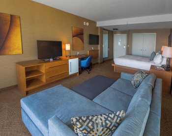 Room, 1 King Bed, Jetted Tub, River View