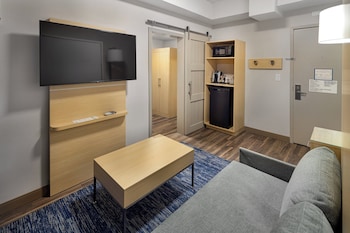 Suite, 1 King Bed