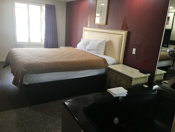 Premium Room, 1 King Bed, Jetted Tub