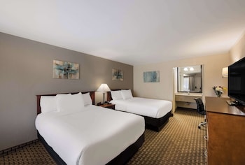 Standard Room, 2 Double Beds, Non Smoking, Refrigerator
