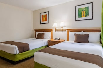 Suite, Kitchenette (2 Double Beds, Sofa Bed)
