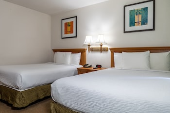 Suite, Kitchenette (2 Double Beds, Sofa Bed)