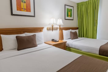 Suite, Kitchenette (2 Double Beds, Sofa Bed)