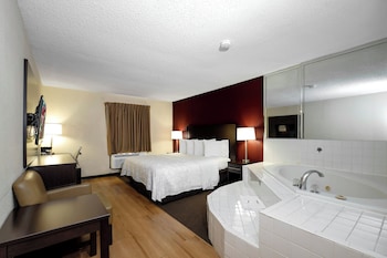 Premium Room, 1 King Bed, Jetted Tub (Upgraded Bedding & Snack, Smoke Free)