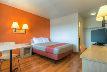 Standard Room, 1 Queen Bed, Non Smoking