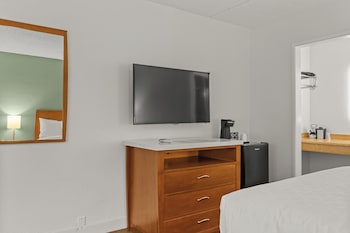 Standard Room, 1 Queen Bed