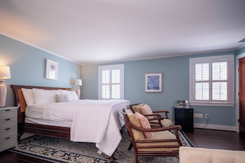 Room (​Hibiscus)