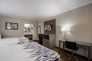 Deluxe Room, 2 Queen Beds (Smoke Free)