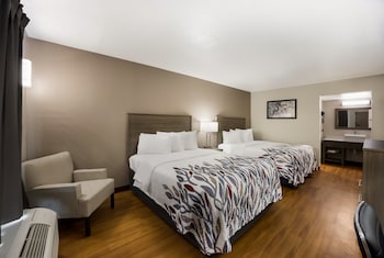 Deluxe Room, 2 Queen Beds (Smoke Free)