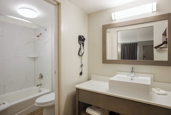 Superior Room, 1 King Bed, Ground Floor (Smoke Free)