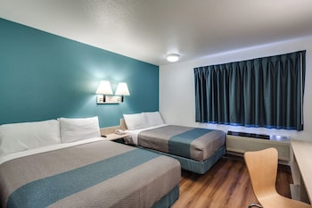 Standard Room, 2 Double Beds, Smoking