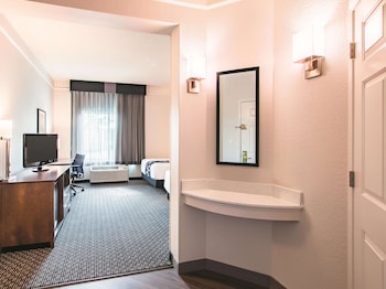 Room, 2 Double Beds, Accessible, Non Smoking (Mobility/Hearing, Tub w/ Grab Bars)