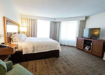 Room, 1 King Bed, Non Smoking, Pool View