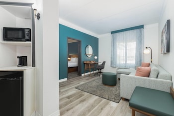 Suite, 1 King Bed, Non Smoking