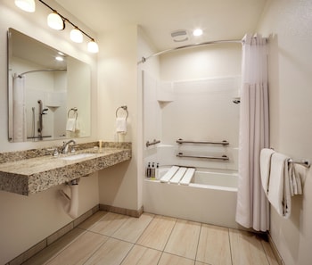 Studio Suite, 1 Queen Bed, Accessible