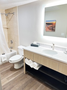 Family Suite, Multiple Beds, Non Smoking (Kitchenette)