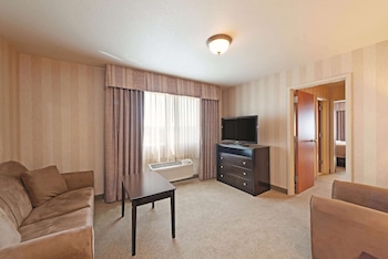 Suite, 1 King Bed, Non Smoking
