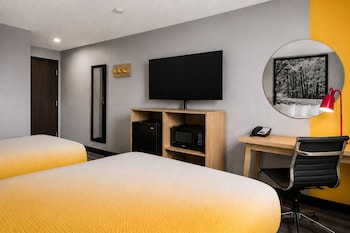 Room, 2 Queen Beds, Non Smoking