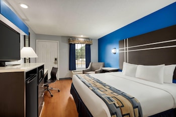 Standard Room, 1 King Bed, Accessible, Non Smoking