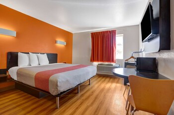 Deluxe Room, 1 King Bed, Non Smoking
