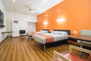 Standard Suite, Multiple Beds, Non Smoking