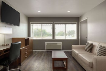 Suite, 1 Bedroom, Non Smoking (1 Queen Bed)