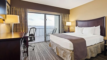 Standard Room, 1 Queen Bed, Non Smoking, River View